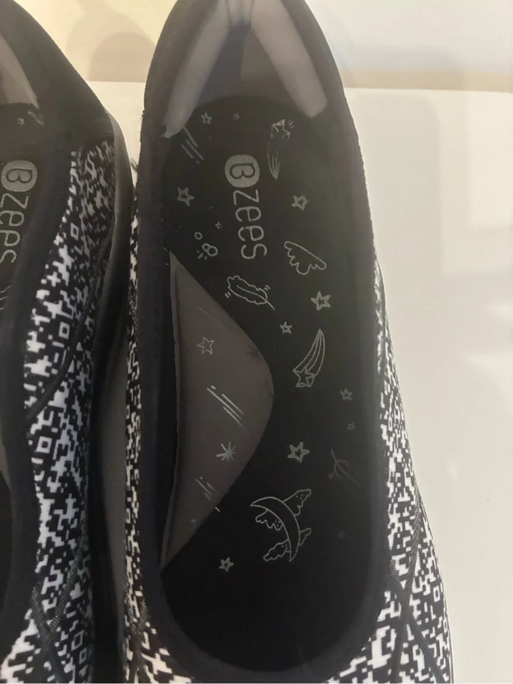 Bzees Shoes women’s sneakers slip ons size 9